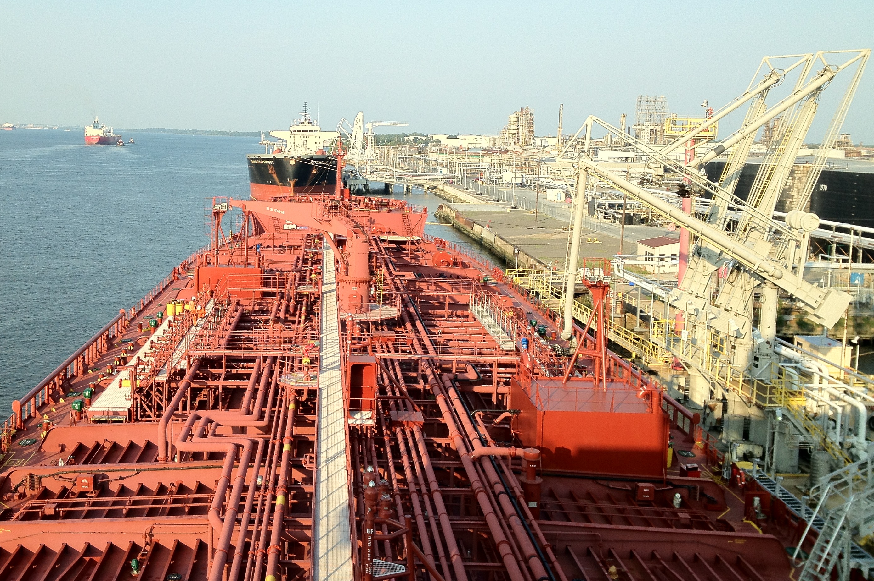 OIL TANKER OPERATIONS Loading Conventional Tanker Basics